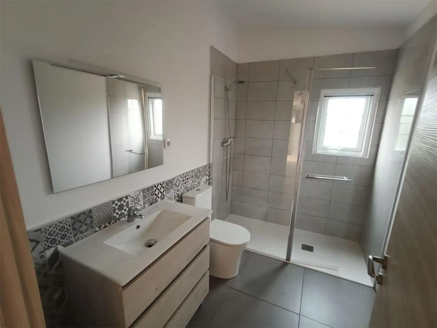 Wohnung zum Verkauf in Avinguda d'Alpicat, 27, Gimenells i el Pla de la Font Badezimmer von Wohnung zum Verkauf in Gimenells i el Pla de la Font mit Privatgarten, Parkett und Terrasse