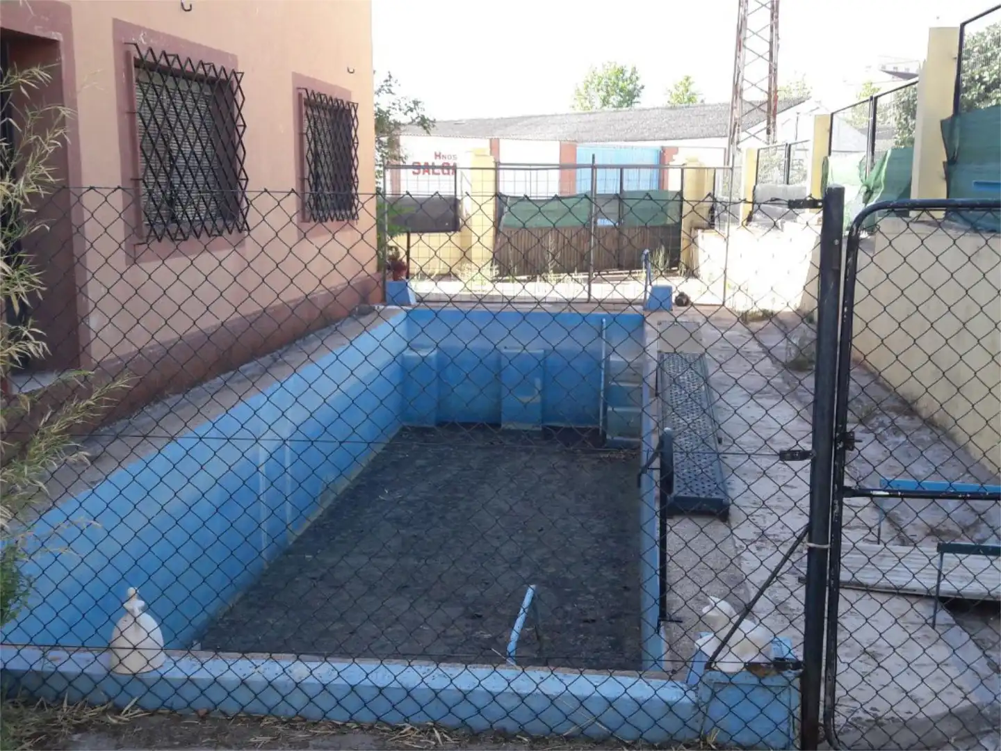 Piscina de Casa o xalet en venda en Cáceres amb Aire condicionat, Jardí privat i Terrassa