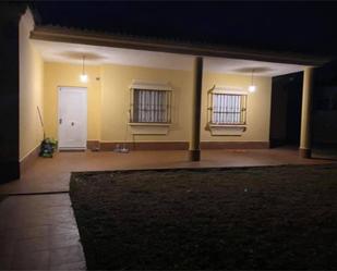 Vista exterior de Casa o xalet en venda en El Puerto de Santa María amb Terrassa