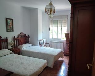 Bedroom of Single-family semi-detached for sale in Siles  with Heating, Furnished and Oven