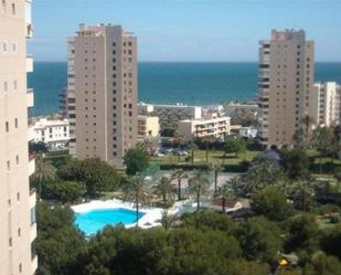 Vista exterior de Pis de lloguer en Torremolinos amb Calefacció, Jardí privat i Terrassa