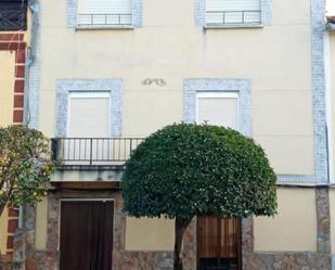 Vista exterior de Casa adosada en venda en Torremenga amb Jardí privat, Terrassa i Traster