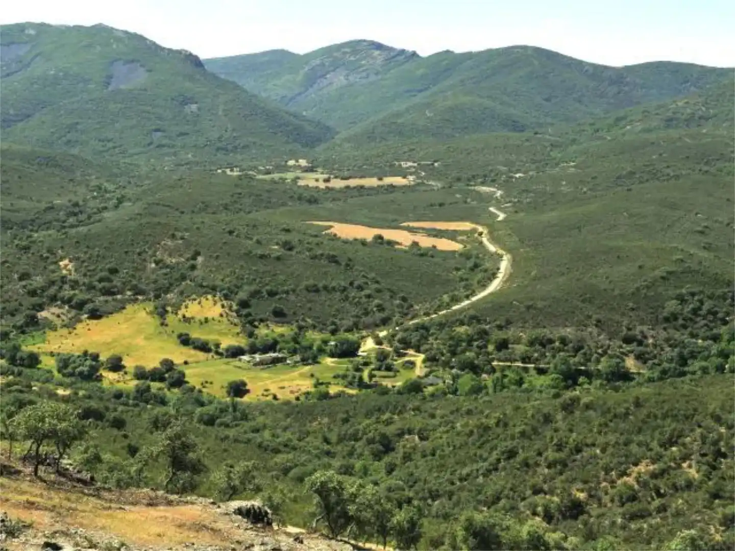 Wohnung zur Miete in Calle Real, 31, Los Navalucillos Außenansicht von Wohnung zur Miete in Los Navalucillos mit Klimaanlage, Heizung und Terrasse