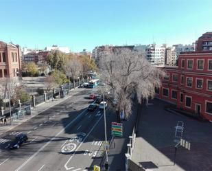 Vista exterior de Pis en venda en  Madrid Capital amb Aire condicionat i Terrassa