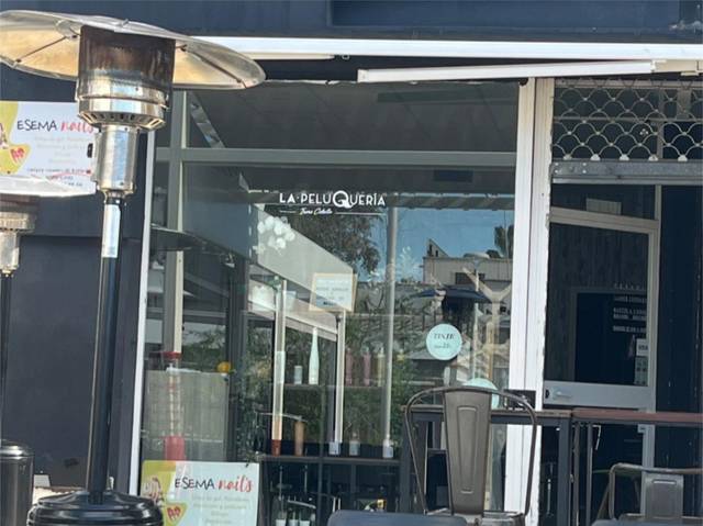 Local comercial en Venta en Avenida Alcaldesa María Regla Jiménez, 2P en Espartinas Pueblo