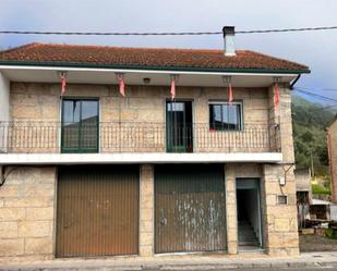 Vista exterior de Casa adosada en venda en Cenlle amb Balcó