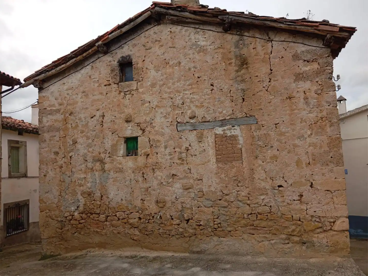 Vista exterior de Casa adosada en venta en Cillaperlata
