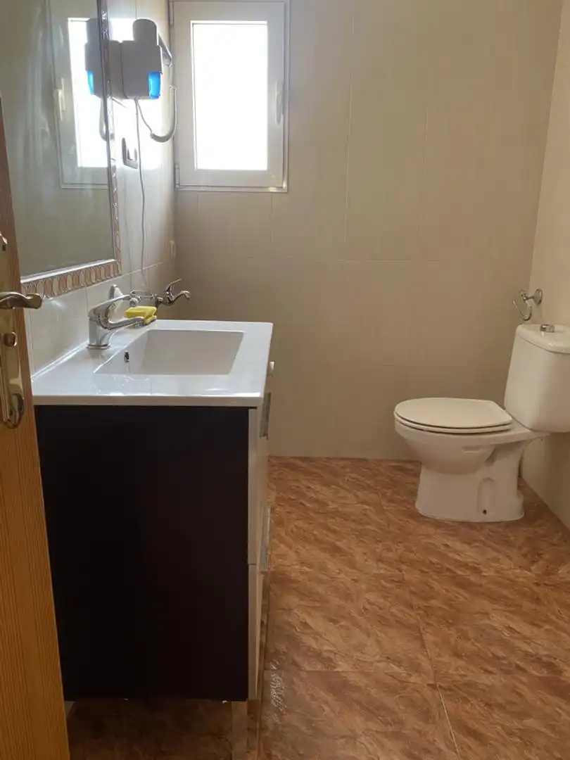 Wohnung zur Miete in Calle Mar Caribe, 44, Bahia Badezimmer von Wohnung zur Miete in Mazarrón mit Heizung, Privatgarten und Terrasse