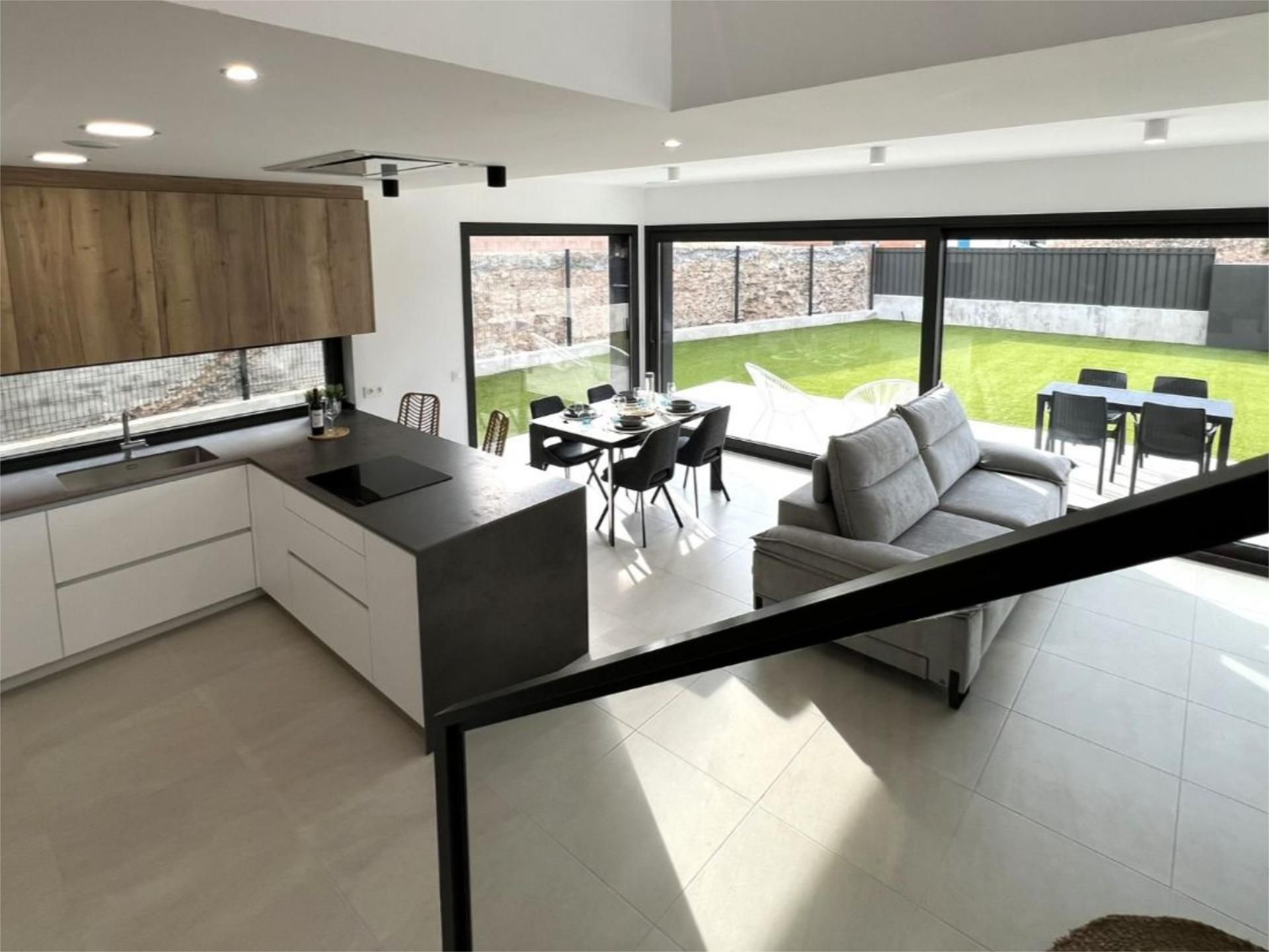 Cocina de Casa adosada en venta en Montblanc con Aire acondicionado, Calefacción y Jardín privado