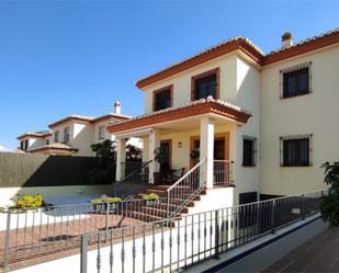 Vista exterior de Casa o xalet en venda en Otura amb Aire condicionat, Terrassa i Piscina