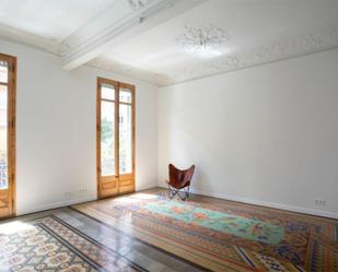 Living room of Flat for sale in  Barcelona Capital  with Air Conditioner and Balcony