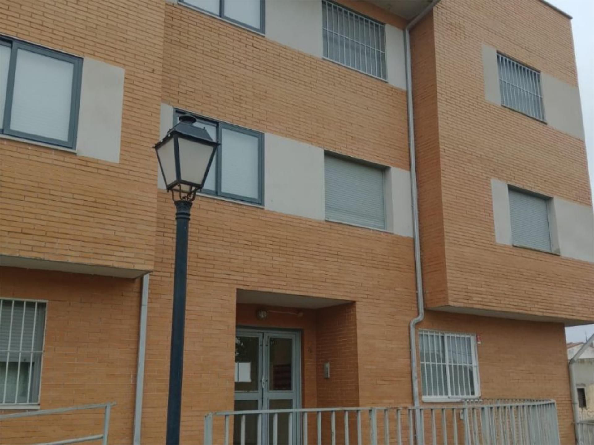 Vista exterior de Pis en venda en Cantimpalos amb Calefacció i Moblat