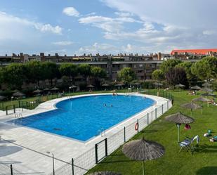 Swimming pool of Flat for sale in Las Rozas de Madrid