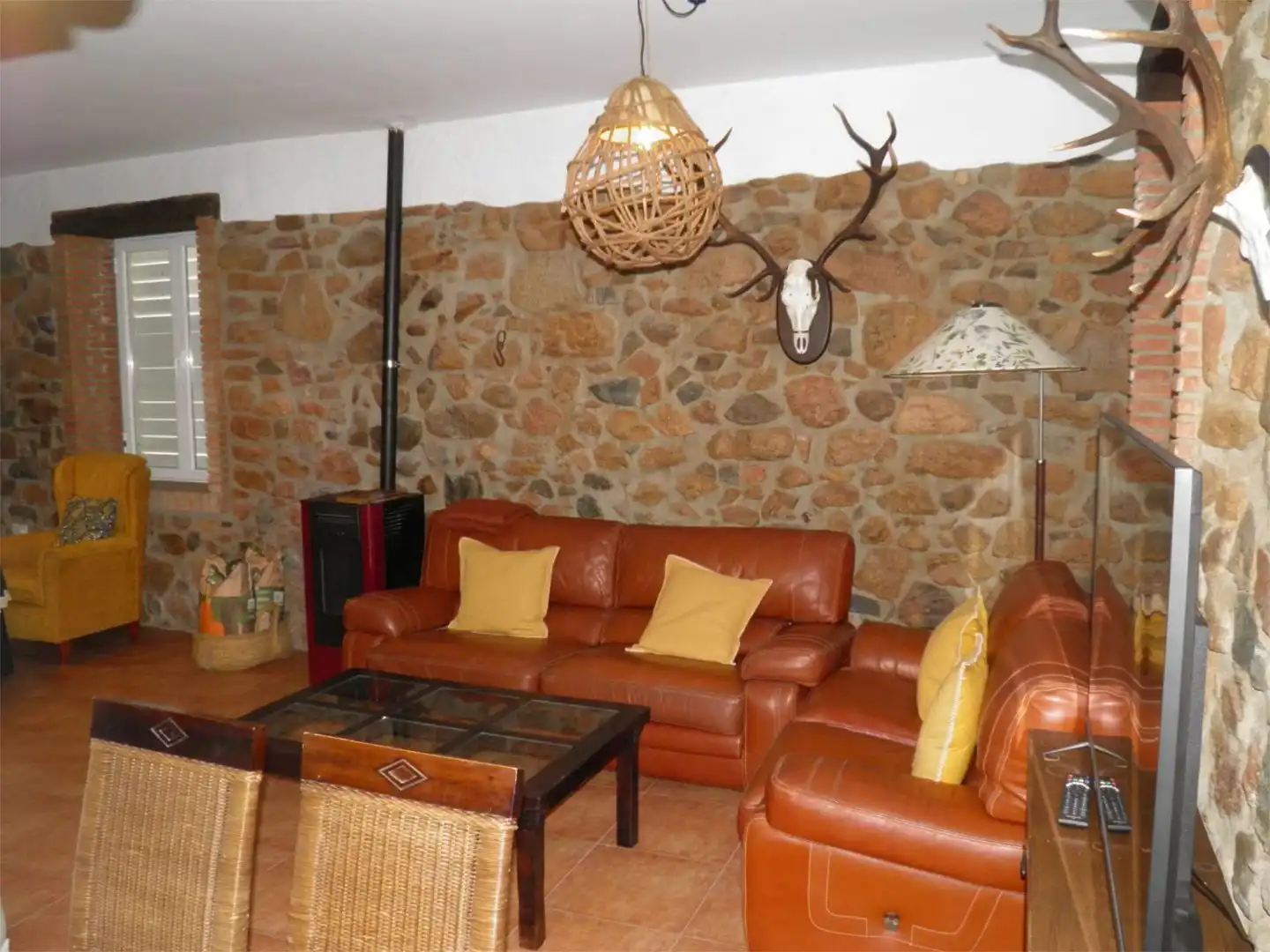 Casa o xalet en venda a Calle Mesones, 1, Fuente Obejuna Sala d'estar de Casa o xalet en venda en Fuente Obejuna amb Aire condicionat