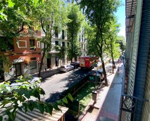 Vista exterior de Pis de lloguer en  Madrid Capital amb Aire condicionat i Balcó