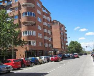 Exterior view of Flat to rent in  Madrid Capital  with Heating, Private garden and Swimming Pool