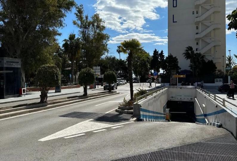 Garage to rent in Avenida Arias Maldonado, 14, Playa de la Fontanilla, Málaga - image 1 Photo 1 of Garage to rent in Avenida Arias Maldonado, 14, Playa de la Fontanilla, Málaga