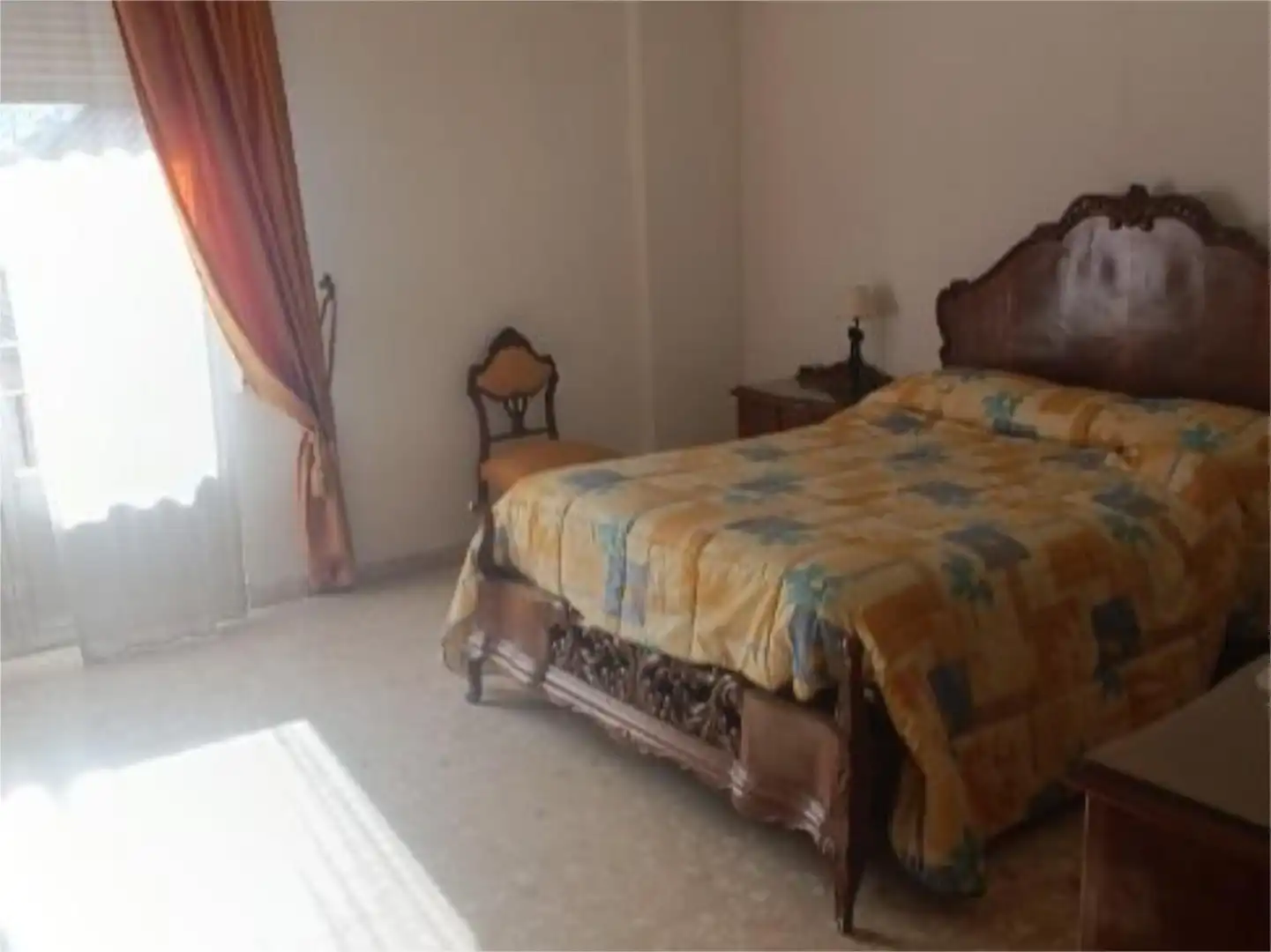 Einfamilien-Reihenhaus zum Verkauf in Plaza del Gallo, 3, Centro ciudad Schlafzimmer von Einfamilien-Reihenhaus zum Verkauf in Linares mit Terrasse und Balkon