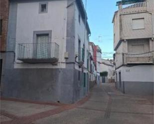 Vista exterior de Casa o xalet en venda en Montehermoso amb Jardí privat