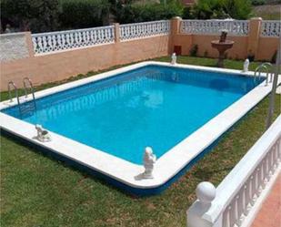 Piscina de Casa adosada en venda en Castellón de la Plana / Castelló de la Plana amb Jardí privat, Terrassa i Traster