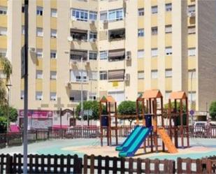 Vista exterior de Pis en venda en Torremolinos amb Aire condicionat, Terrassa i Piscina