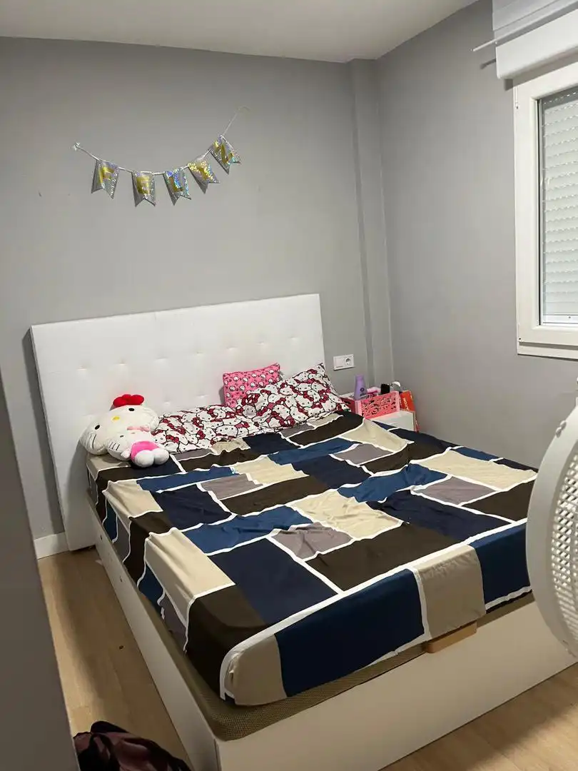 Bedroom of Flat for share in Gijón   with Furnished and Internet