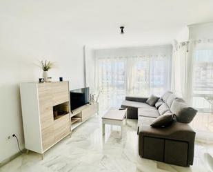 Sala d'estar de Apartament de lloguer en Mijas amb Aire condicionat i Terrassa