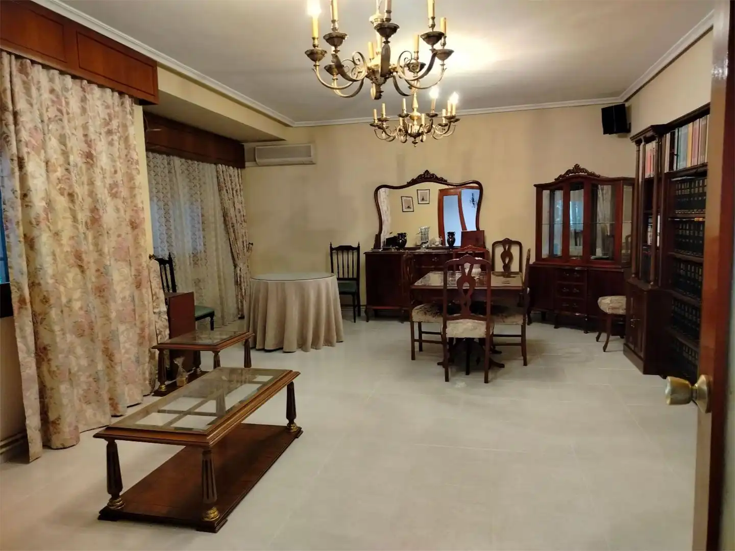 Flat for sale in Zona Centro - Ayuntamiento Dining room of Flat for sale in Pinto with Air Conditioner, Heating and Private garden