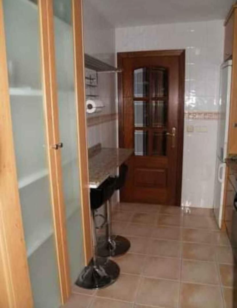 Cuina de Pis de lloguer en A Coruña Capital  amb Parquet, Forn i Rentadora