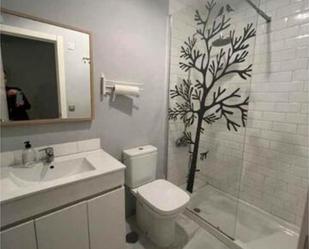 Bathroom of Flat to rent in  Sevilla Capital