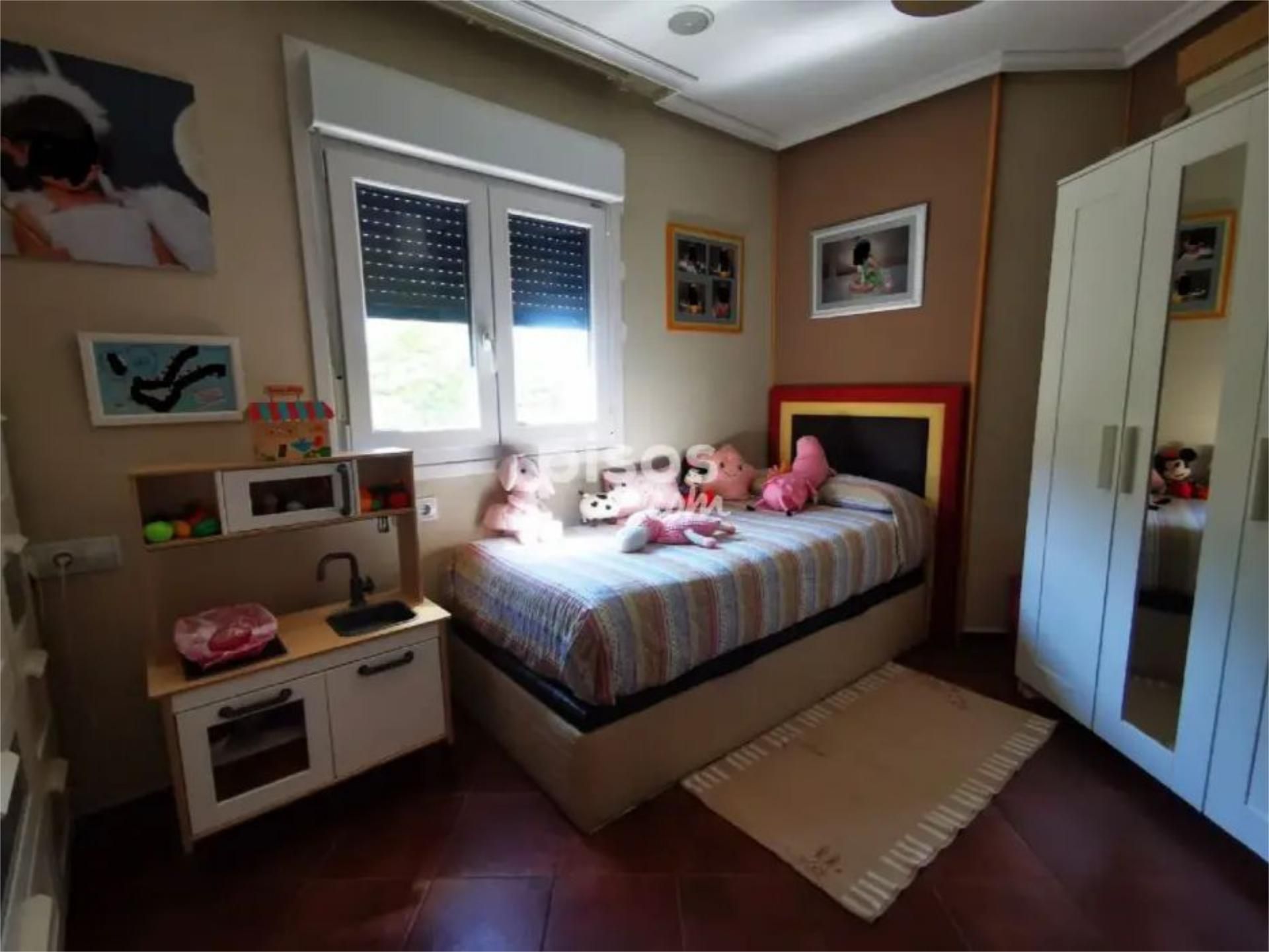 Bedroom of Single-family semi-detached for sale in Venta de Baños  with Air Conditioner, Heating and Parquet flooring