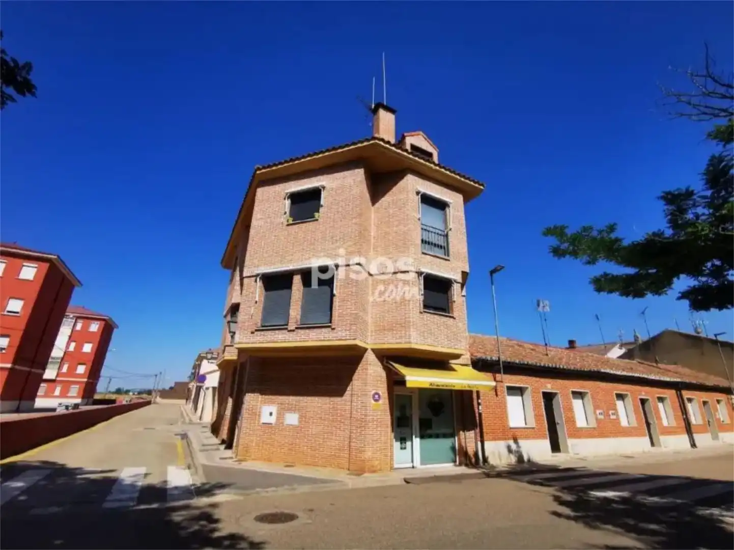 Exterior view of Commercial properties for sale in Venta de Baños  with Air Conditioner, Heating and Parquet flooring