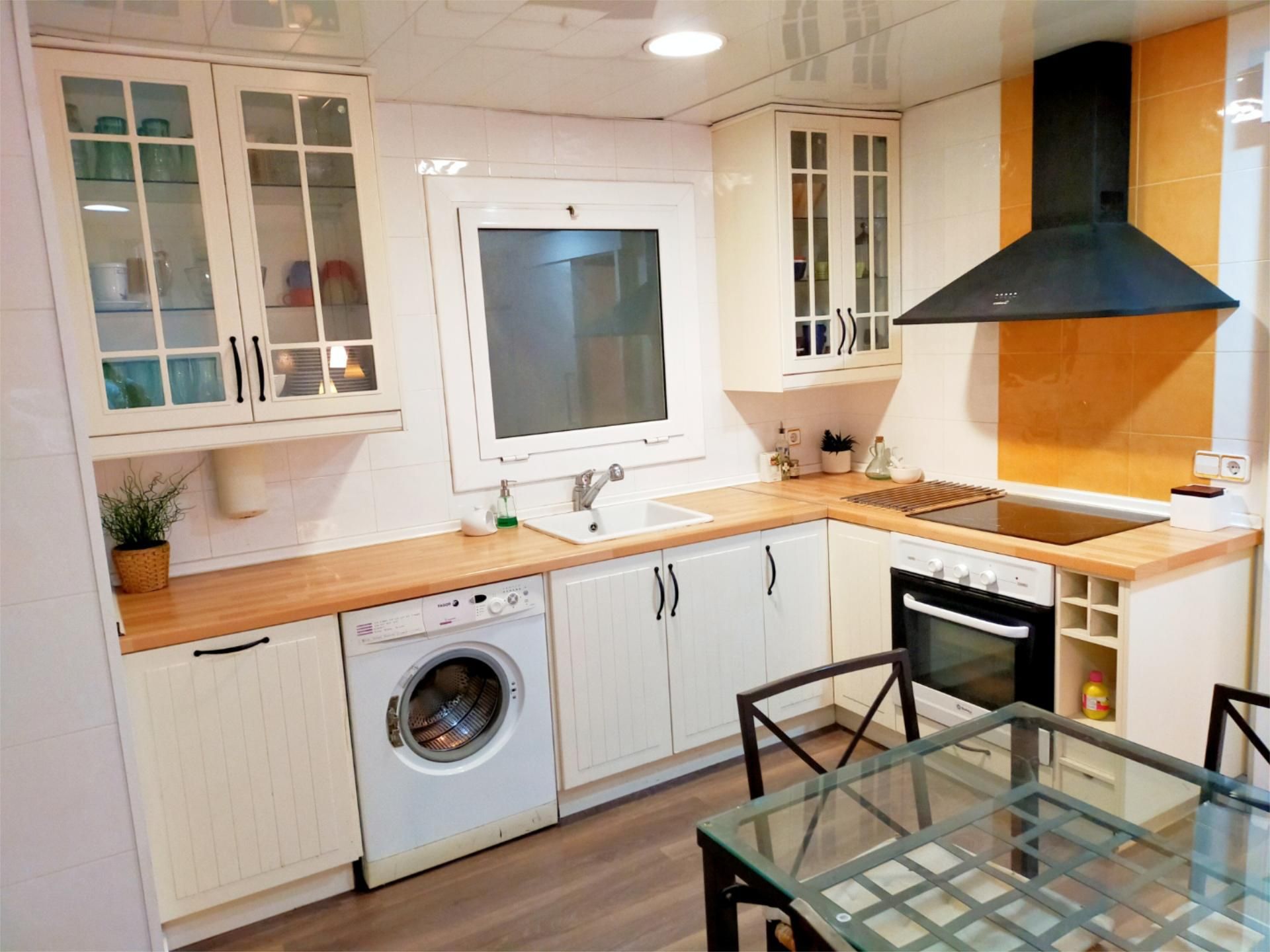 Kitchen of Flat for sale in Girona Capital  with Air Conditioner and Terrace