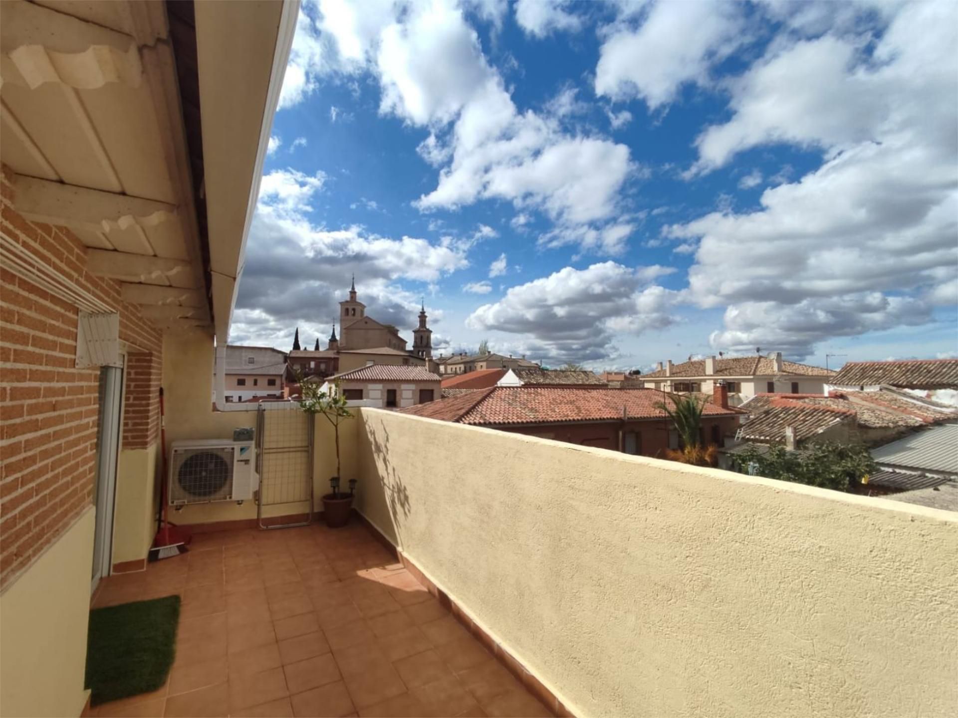 Vista exterior de Dúplex en venda en Olías del Rey