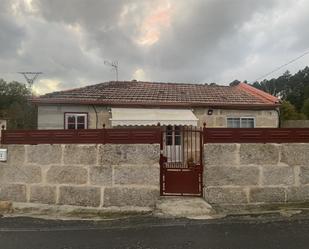 Vista exterior de Planta baixa en venda en Maside amb Calefacció, Jardí privat i Parquet