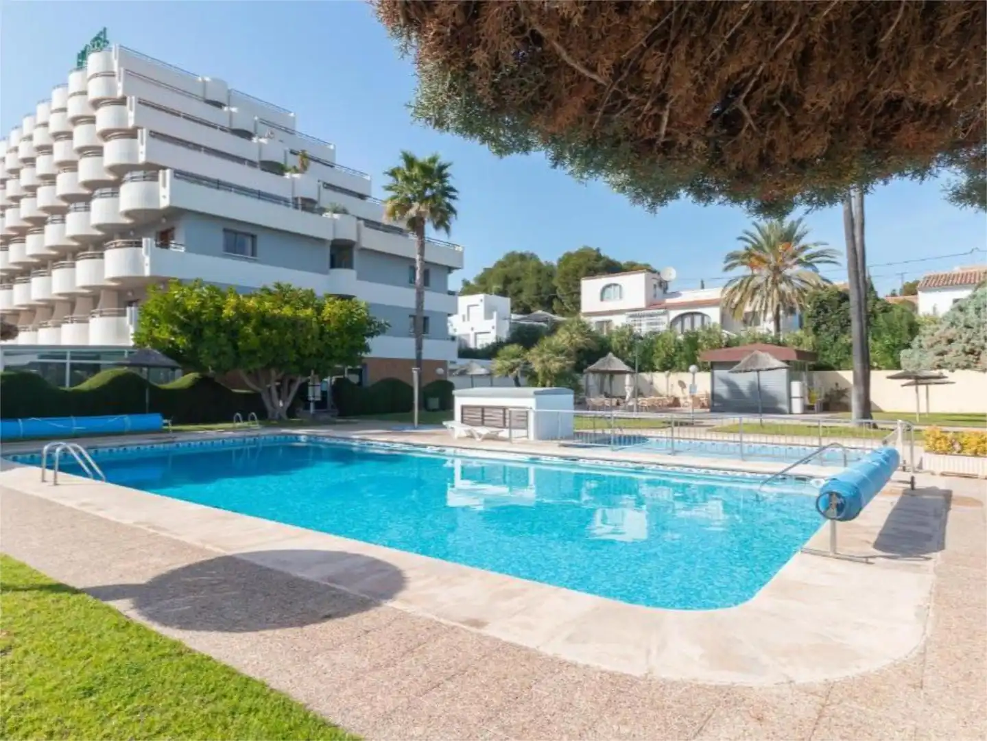 Flat for sale in La Caleta, La Caleta - La Calalga - Les Bassetes Swimming pool of Flat for sale in Calpe / Calp with Air Conditioner, Heating and Private garden