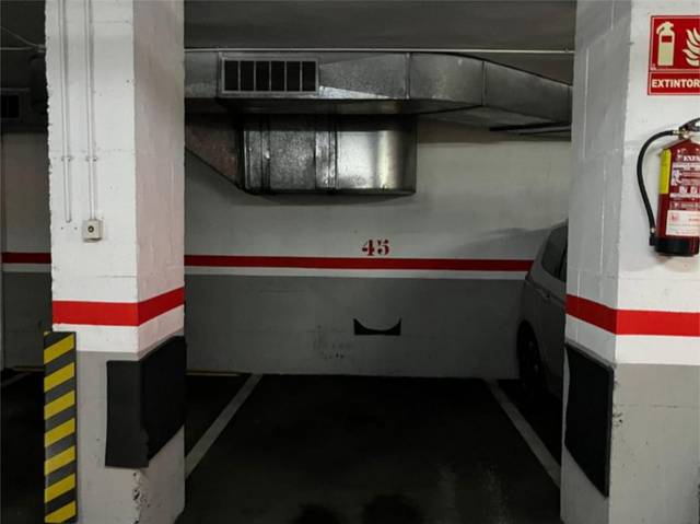 Garaje en Alquiler en Carrer Prat de la Riba, 15 en Hostafrancs