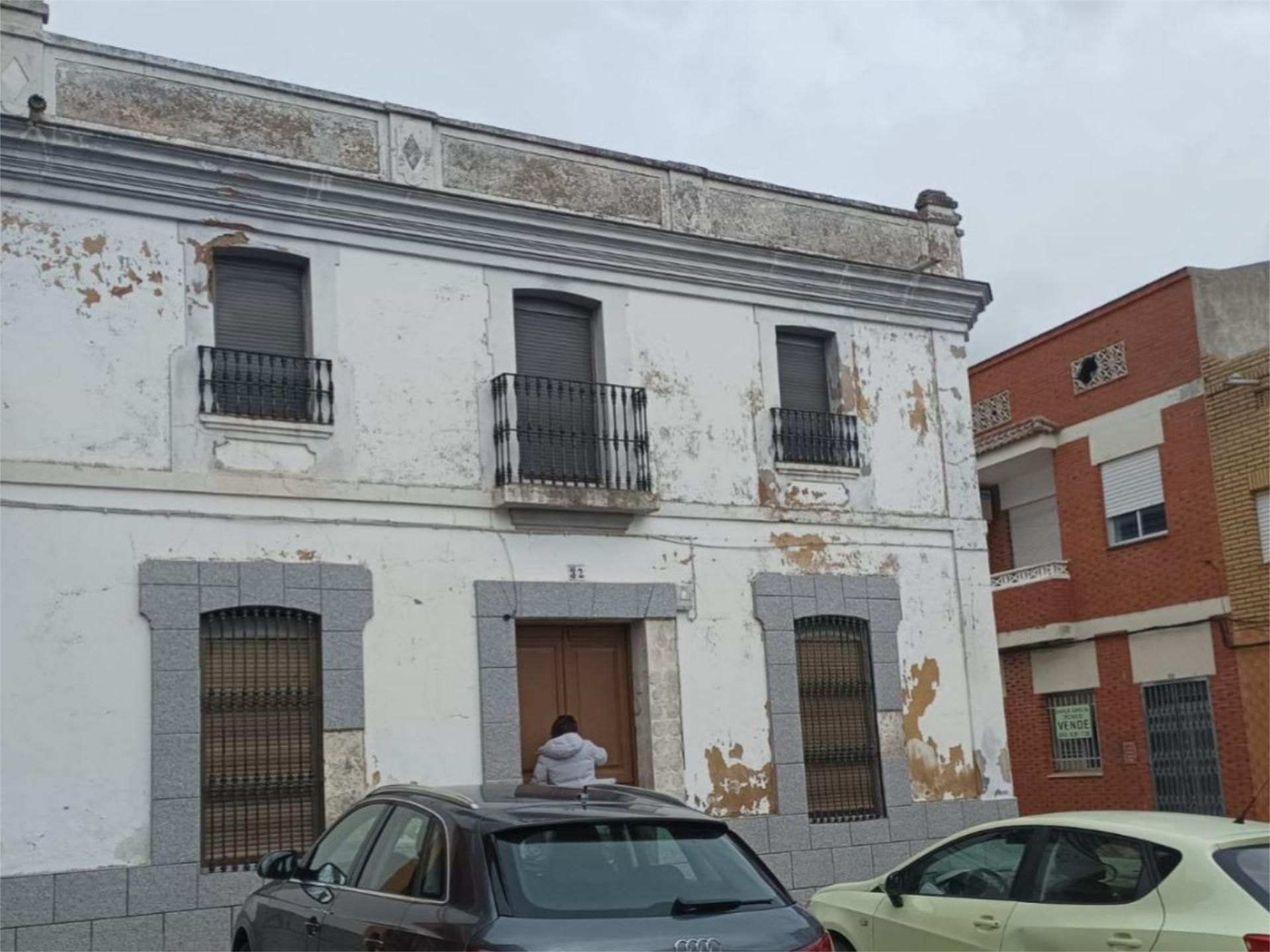 Vista exterior de Casa o xalet en venda en Valle de la Serena amb Terrassa i Balcó