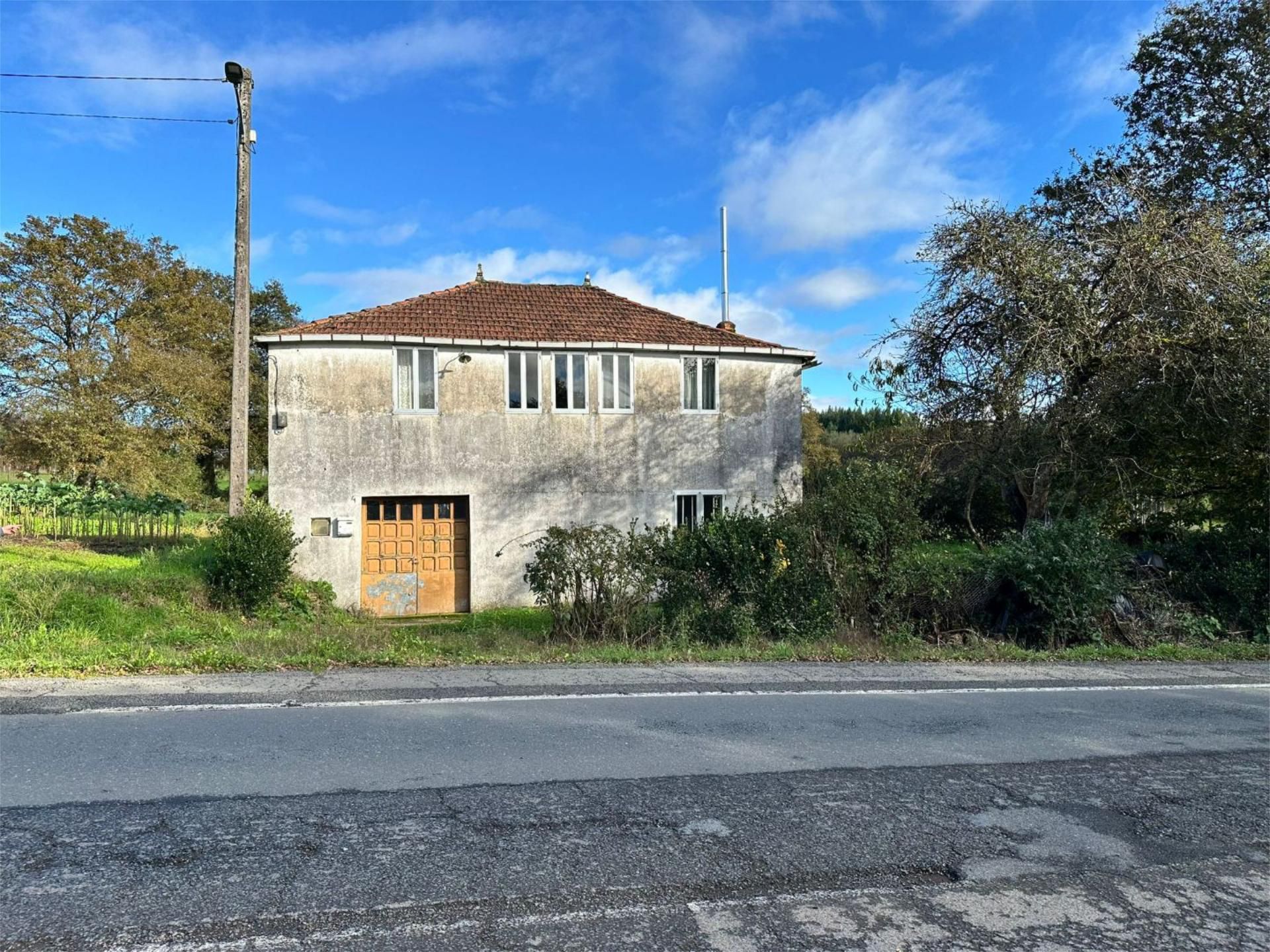 Vista exterior de Casa o xalet en venda en Portomarín amb Balcó