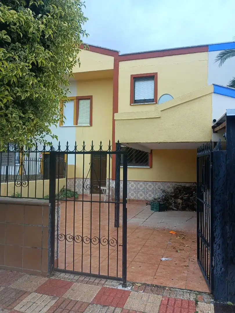 Casa o xalet en venda a N-430a, 99, Daimiel Vista exterior de Casa o xalet en venda en Daimiel