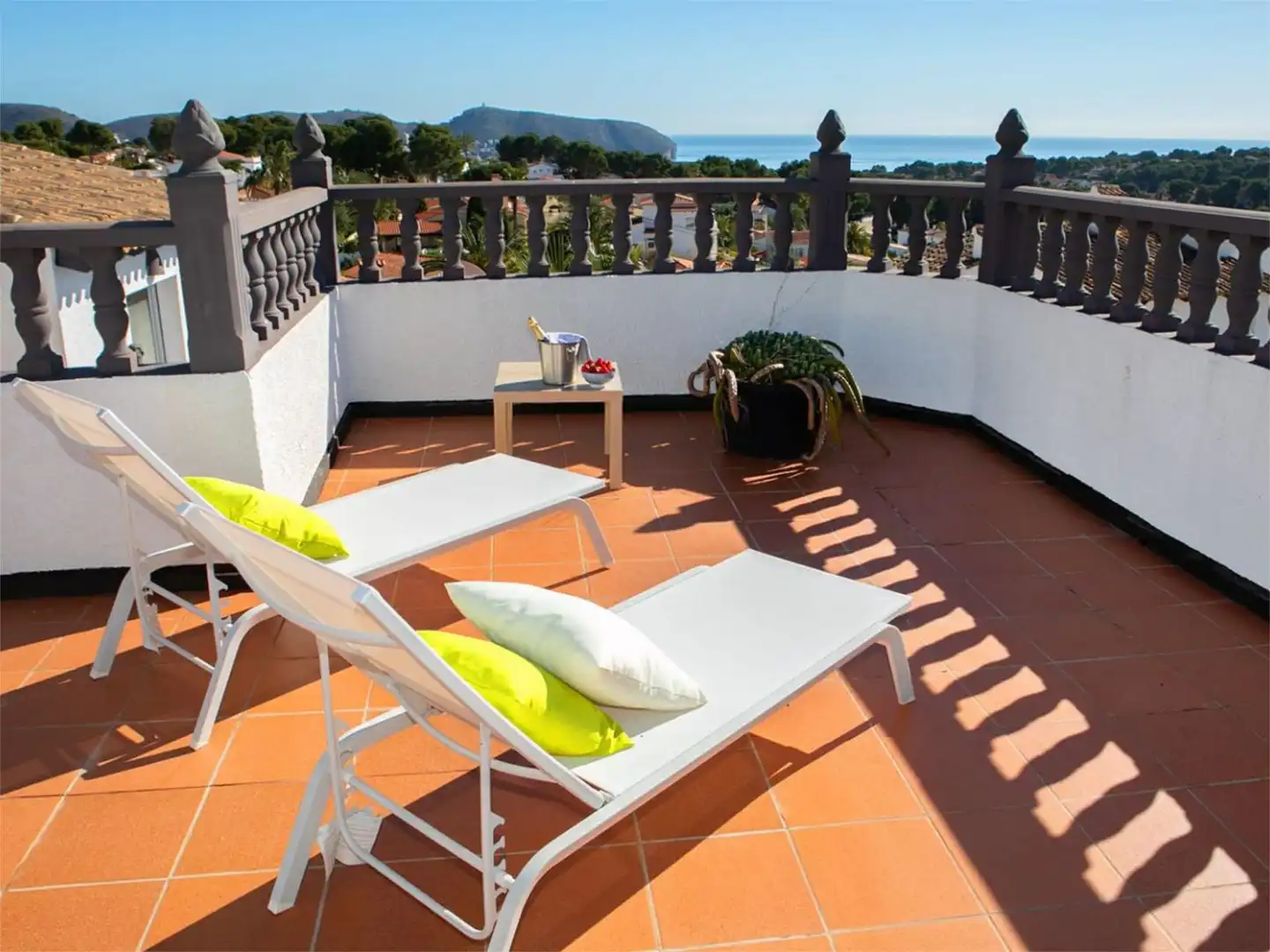 Casa o xalet en venda a Calle Laurel, 48, Pinar del Advocat - Cometa Terrassa de Casa o xalet en venda en Moraira amb Aire condicionat, Terrassa i Piscina