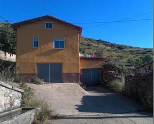 Exterior view of Planta baja for sale in La Pola de Gordón   with Heating, Private garden and Terrace