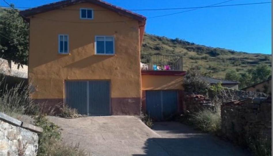 Photo 1 of Flat for sale in Calle Nogales, 16, La Pola de Gordón , León