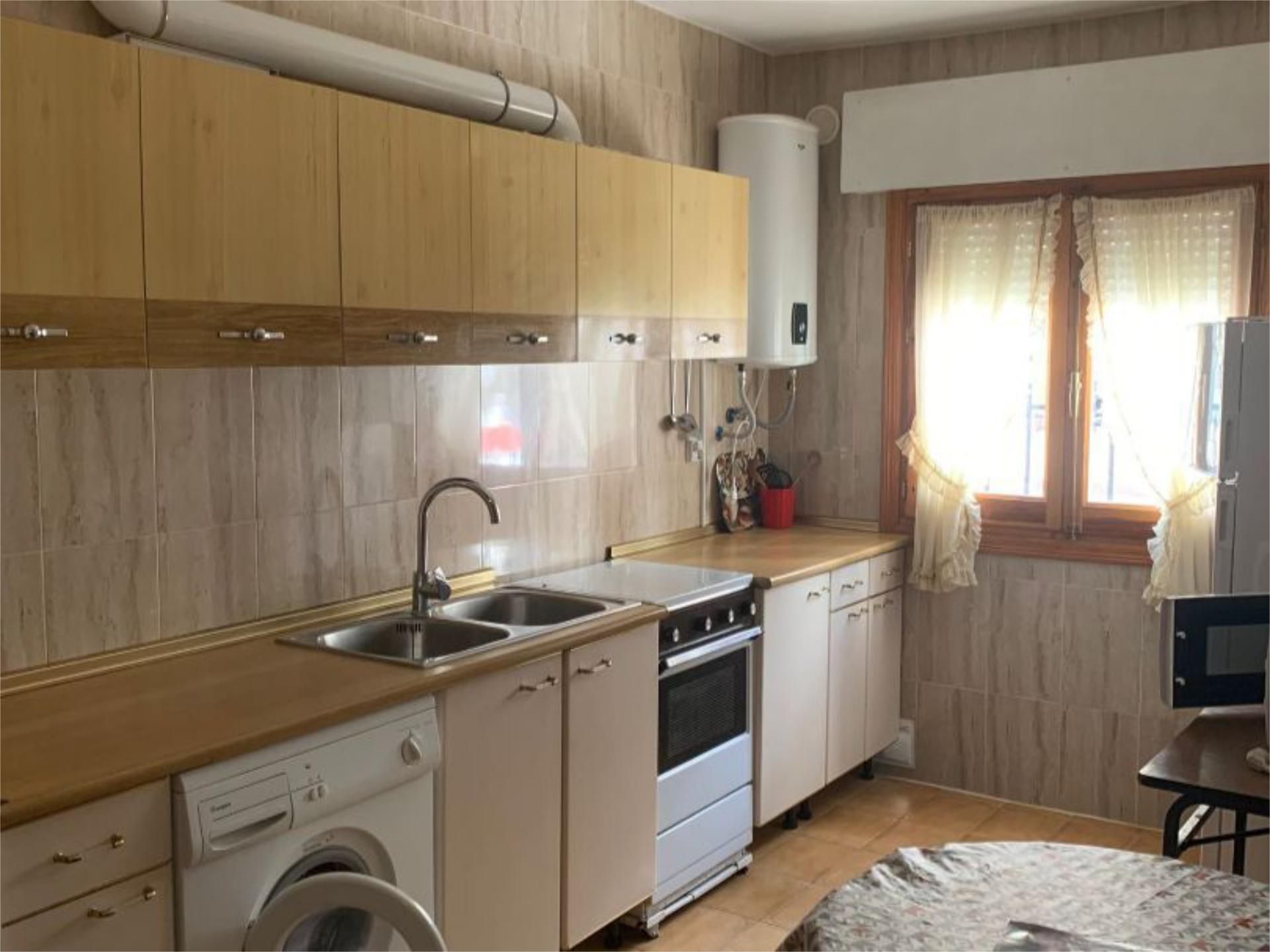 Kitchen of Flat for sale in Barajas de Melo  with Terrace and Furnished