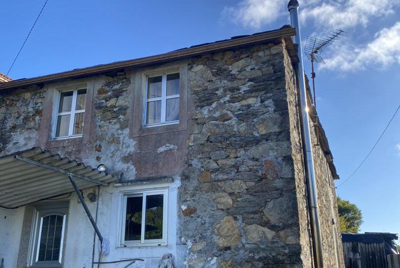 Foto 1 de Casa adosada en venda a Moeche, A Coruña