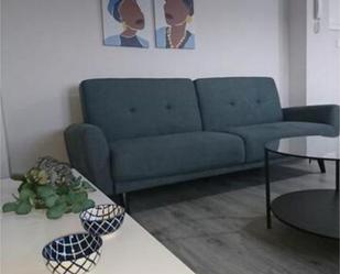 Sala d'estar de Apartament de lloguer en Cáceres Capital amb Calefacció i Moblat