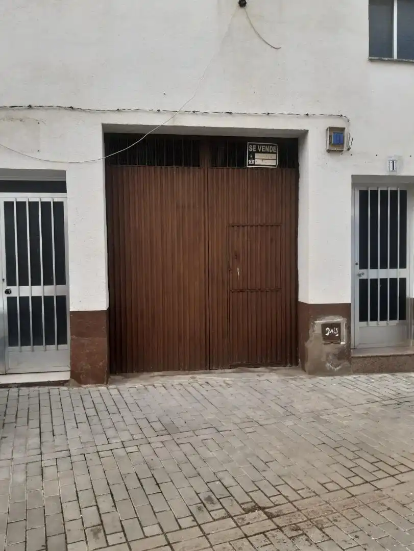 Pis en venda a Calle Estrecha, 1, Fuenlabrada de los Montes Vista exterior de Pis en venda en Fuenlabrada de los Montes amb Aire condicionat i Terrassa