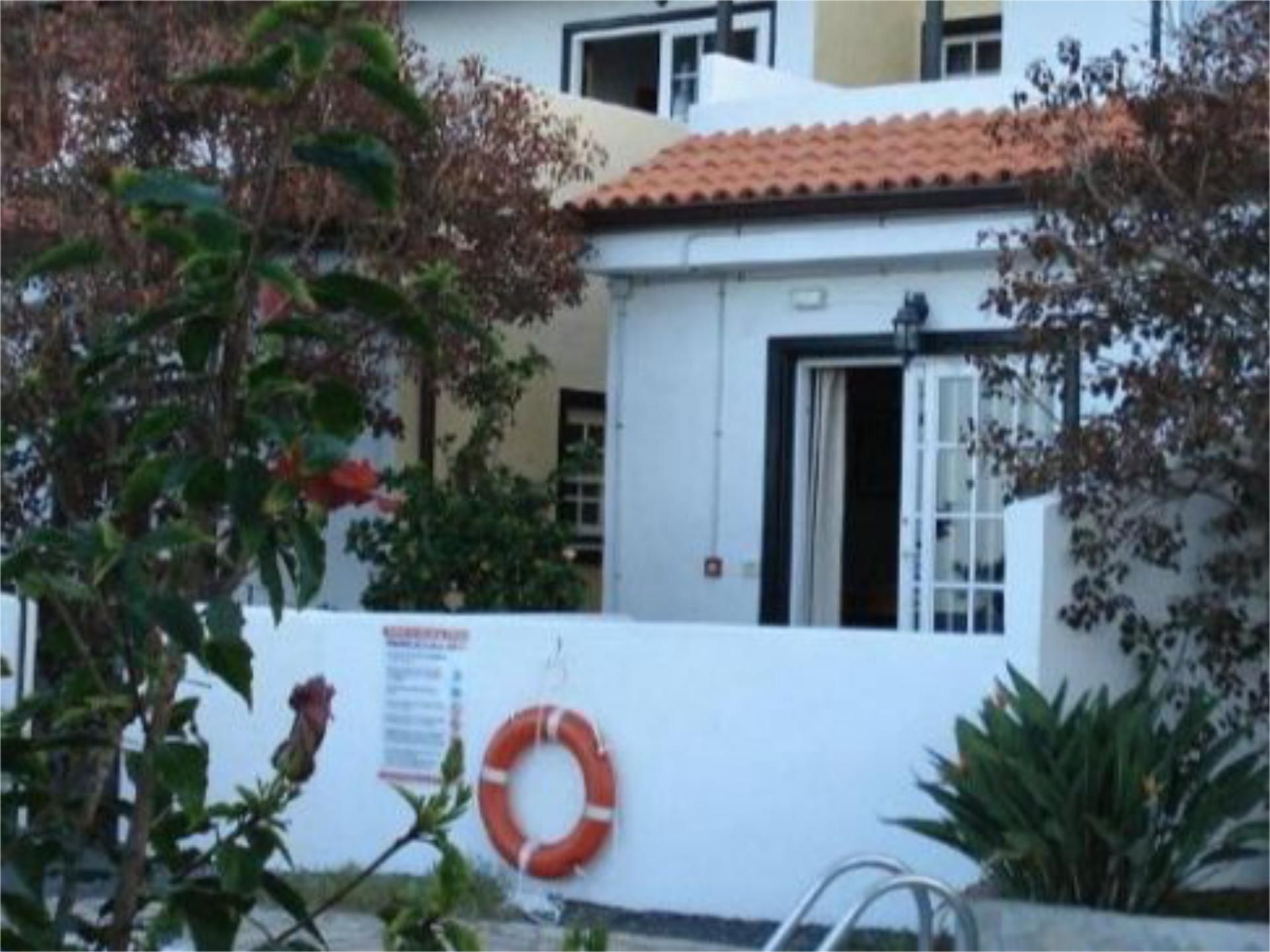 Vista exterior de Pis de lloguer en Fuencaliente de la Palma amb Jardí privat, Terrassa i Piscina