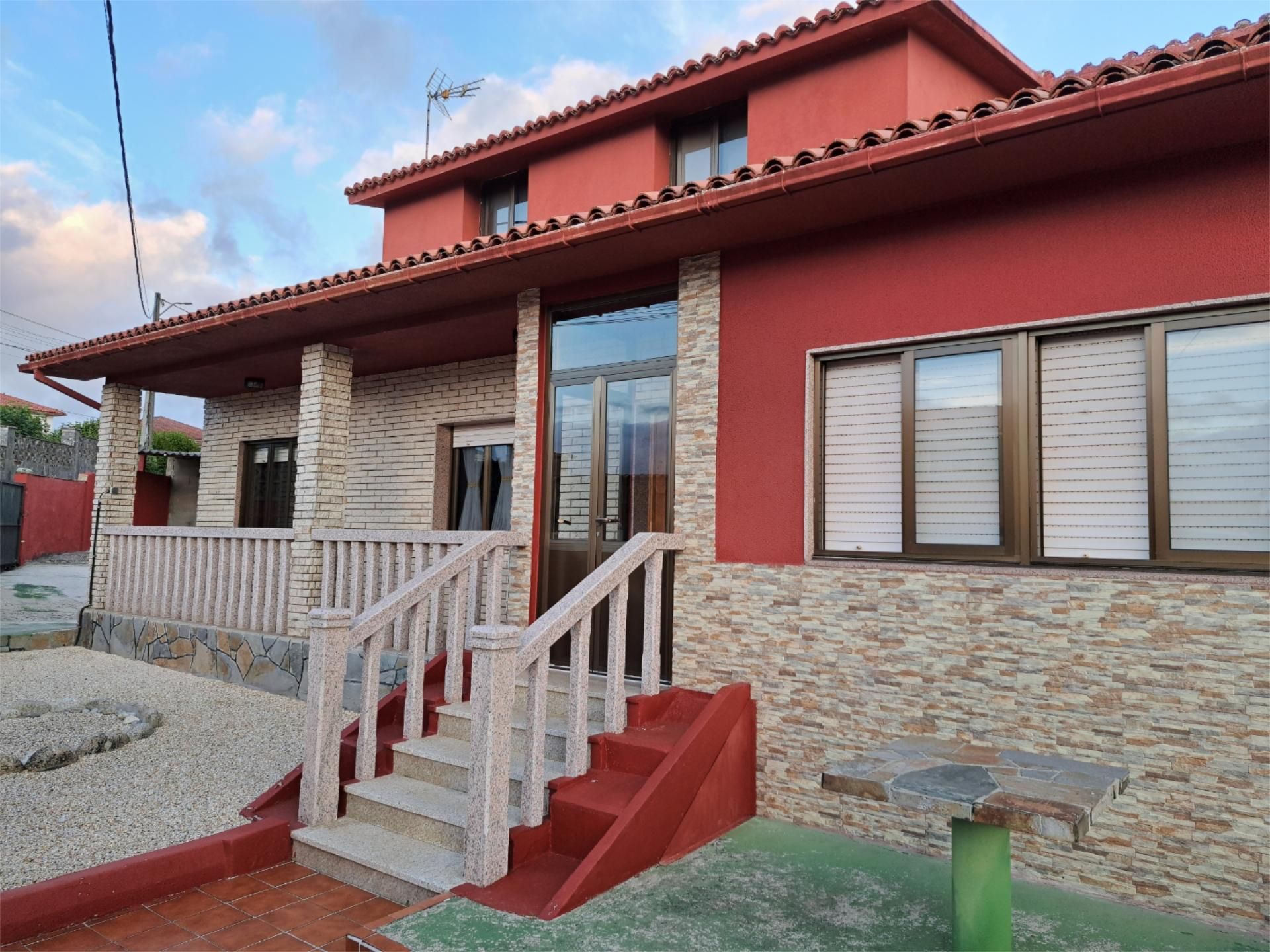 Exterior view of Planta baja for sale in Ordes  with Heating, Private garden and Video intercom