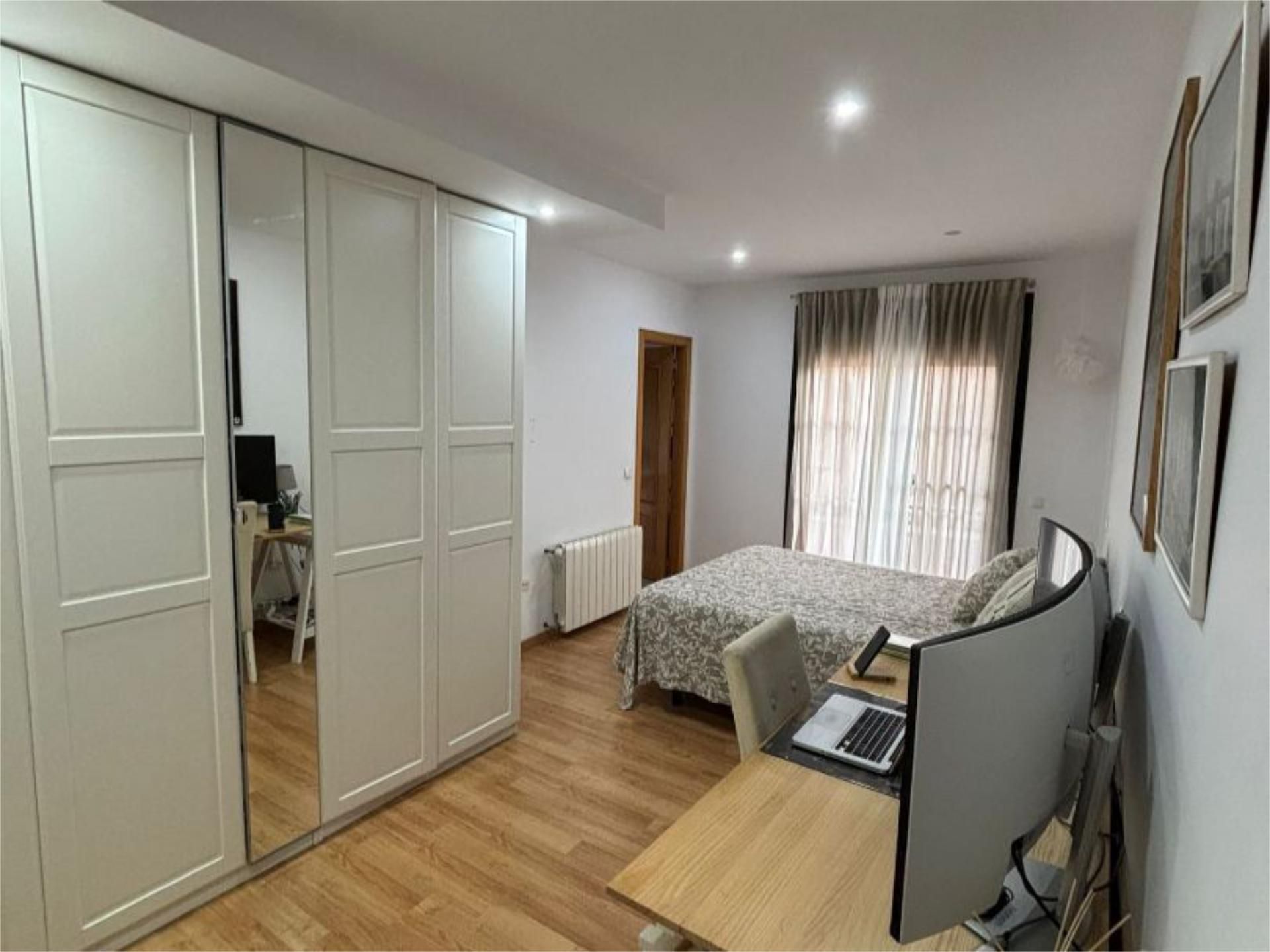 Bedroom of Flat for sale in Bargas  with Air Conditioner, Heating and Parquet flooring
